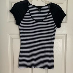 T-shirt for women. Size S